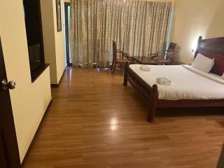 Manor Backwater Resort - 1