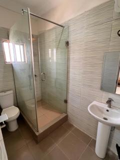 Apo Luxe 3-Bedroom Apartment - 5