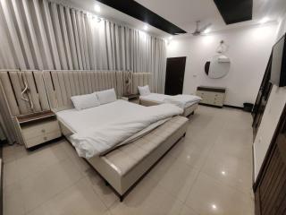 Evergreen Executive 4BHK - 9