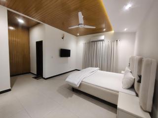 Evergreen Executive 4BHK - 2