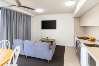 Home To Holiday at Kensington Apartment in Townsville City - 3