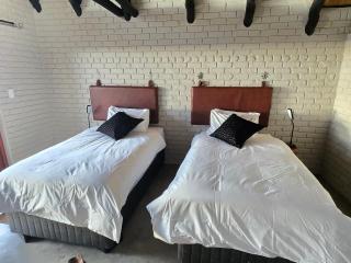 Amani Lodge Windhoek - 3