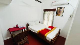 White Villa Guest House Near Rock Beach And White Town - 9