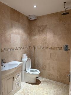 Essex Bungalow Ideal for Workers & Long-Term Stays - Upminster - 5