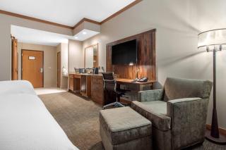 Norfolk Lodge & Suites, an Ascend Collection Hotel - 1
