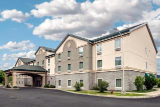 Quality Inn & Suites Fishkill South near I-84 - Fishkill - 9
