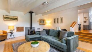 Modern Sonoma Stay w Spacious Deck Views Prime Location Bennett - 8