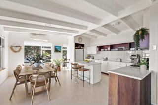 The Surf Nook - Walk to Beach - Family Friendly - 4