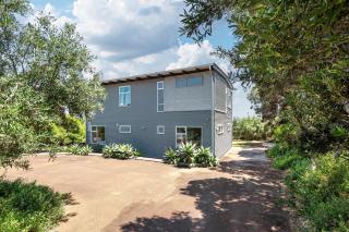 The Surf Nook - Walk to Beach - Family Friendly - 5