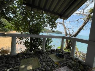 Island Life Bungalows - 8