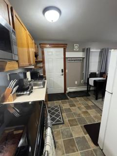 Just Like Being at Home- Newly Renovated Unit - 3