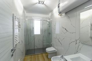 Modern apartment with shared pool and terrace - 6