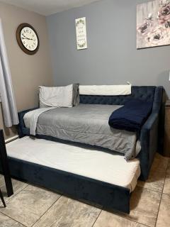 Just Like Being at Home- Newly Renovated Unit - 6