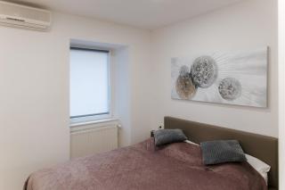 Stylish 2-Bedroom Duplex in Zagreb Center, Parking - 7