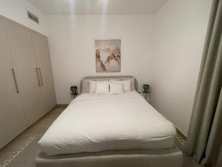 Cozy Apartment in Yas WE with Partial Canal View - 5