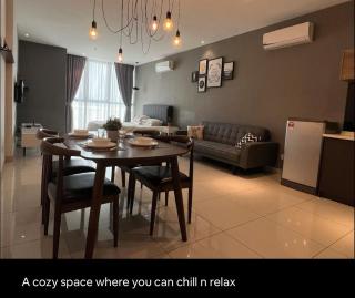 Designer Unit Atria Mall -King Bed, Washer, Netflix - 4