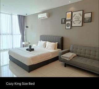 Designer Unit Atria Mall -King Bed, Washer, Netflix - 2