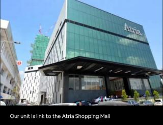 Designer Unit Atria Mall -King Bed, Washer, Netflix - 1