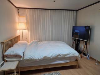 Modern and Cozy 5 minutes walk to Sindang Subway Station - 6