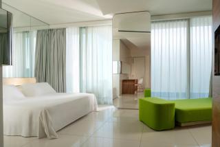 i-Suite Hotel - 7