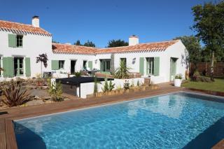 Magnifique villa Piscine Spa Billard - 9