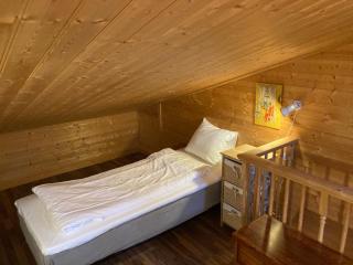 Madam Blås mysiga stugor med vedeldad bastu och badtunna - 3