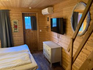 Madam Blås mysiga stugor med vedeldad bastu och badtunna - 4