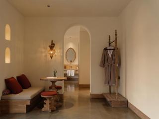 Turpan Rizamat Manor - 1