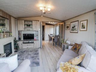 Fern Lodge with Hot Tub - 5