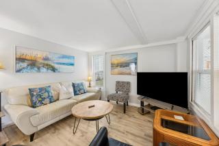 Spacious Beachfront Duplex - Dog Friendly - Downstairs - 124 S Fletcher - 1