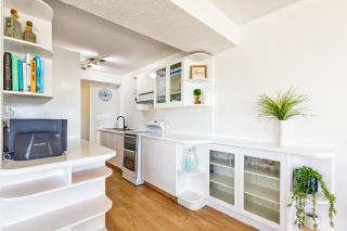 Grassy Knoll - Panoramic Beach Apartment - Sunrise Beach - 1