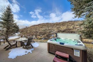 2744 The Cove! Modern Luxury Townhome with Hot Tub, Pool, and Shuttle to the Slopes! home - 6