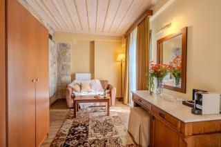 Alpen House Hotel & Suites - 8