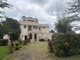 6 Bedroom Villa Located in Maiyan Nanyuki - 0