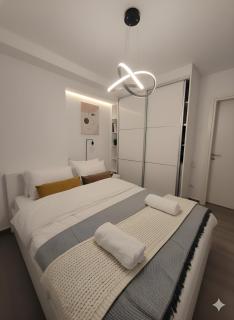 The New Athens Brilliant near Acropolis- Metro Fix 180m - 4