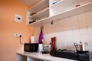 Peaceful, Artsy Home in Karen - 3