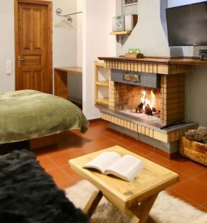 Mylonas Guesthouse - 9