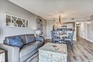 Freshly Renovated 2BR Dream Condo - Beachfront - Stunning Views - 8