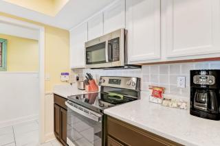 Vibrant Ocean View Getaway - Fernandina Beach - 6