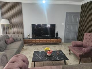 Furnished 3 Bedroom Luxe Holiday Home - 2