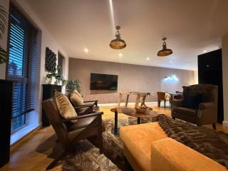 Luxury Shoreditch 1BR Apartment Huge Living Room Sleeps 4 Close to Metro - 6
