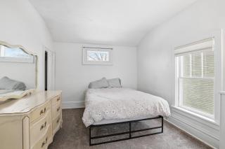 Charming St Paul Getaway home - 4