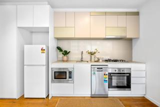 Stylish Urban Escape - 9