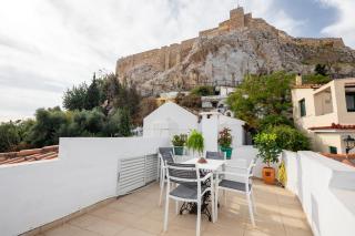 In the shadow of Acropolis - Athènes - 6