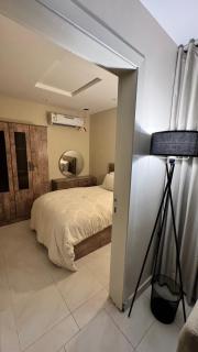 غرفة وصالة أنيقة دخول مبكر بالتنسيق - 3