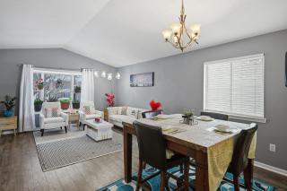 Bright 4BR Near MSU & Downtown home - 8