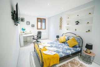 La Pierre Dorée-3 chambre 2 salle de bain-AO - 8