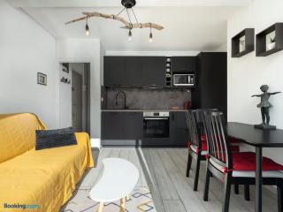 Idéal Couple & Famille, Pied dans l'eau - Vue Mer - Quartier Calme - Wi- Fi Haut Débit - Parking Gratuit - Climatisation - Netflix - Animeaux Acceptés - Prés du Port - Cap d'Agde - 1