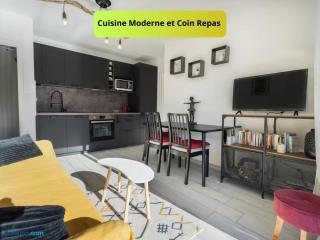 Idéal Couple & Famille, Pied dans l'eau - Vue Mer - Quartier Calme - Wi- Fi Haut Débit - Parking Gratuit - Climatisation - Netflix - Animeaux Acceptés - Prés du Port - Cap d'Agde - 2