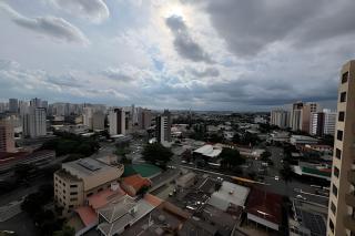 Apto espaçoso para até 8 hóspedes no Centro - 1